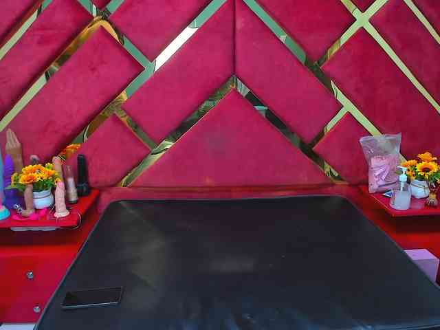 FreyjaNaugthy webcam