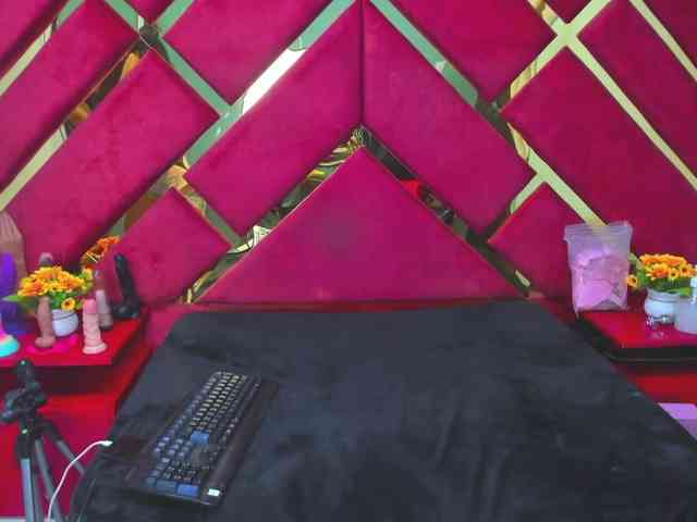 FreyjaNaugthy webcam