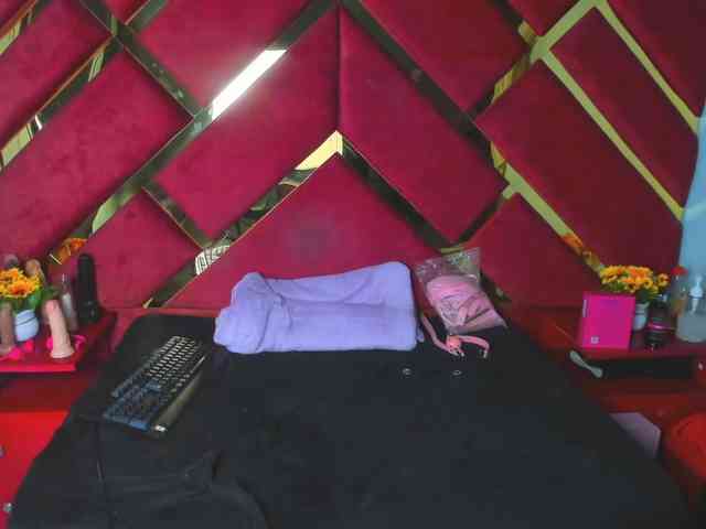 FreyjaNaugthy webcam