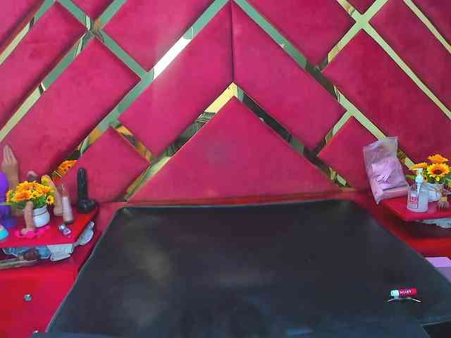 FreyjaNaugthy webcam