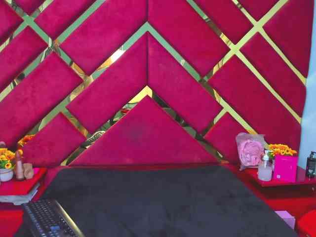 FreyjaNaugthy webcam