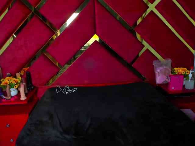 FreyjaNaugthy webcam