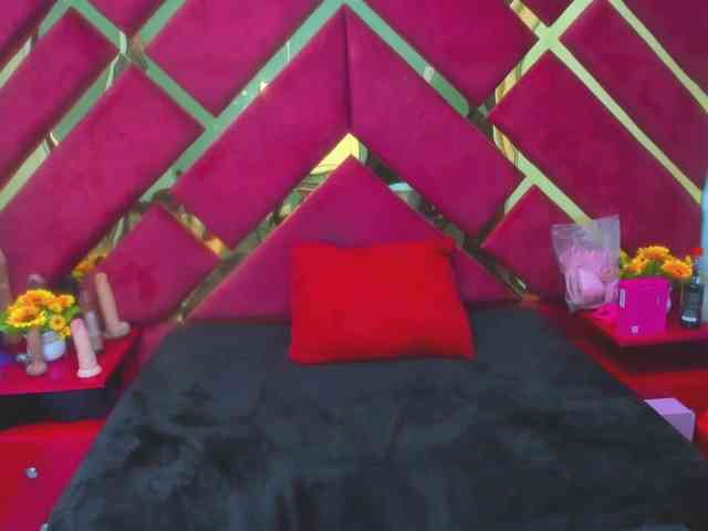 FreyjaNaugthy webcam