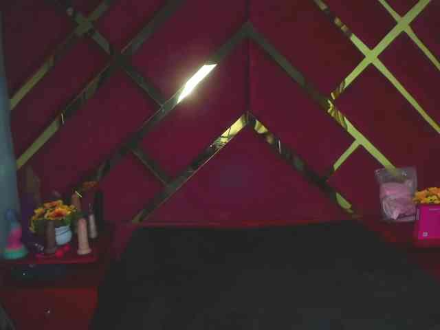 FreyjaNaugthy webcam