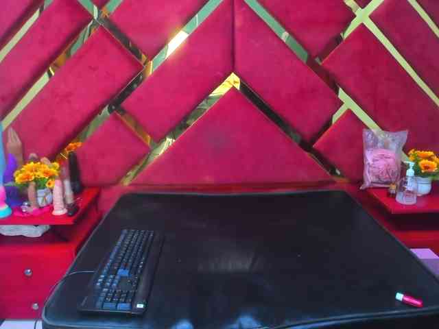 FreyjaNaugthy webcam