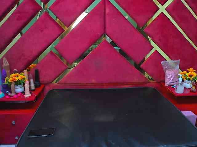 FreyjaNaugthy webcam