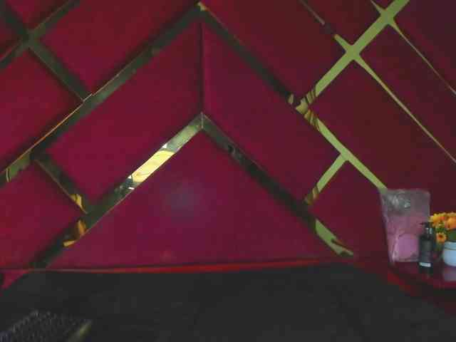 FreyjaNaugthy webcam