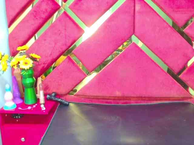 FreyjaNaugthy webcam