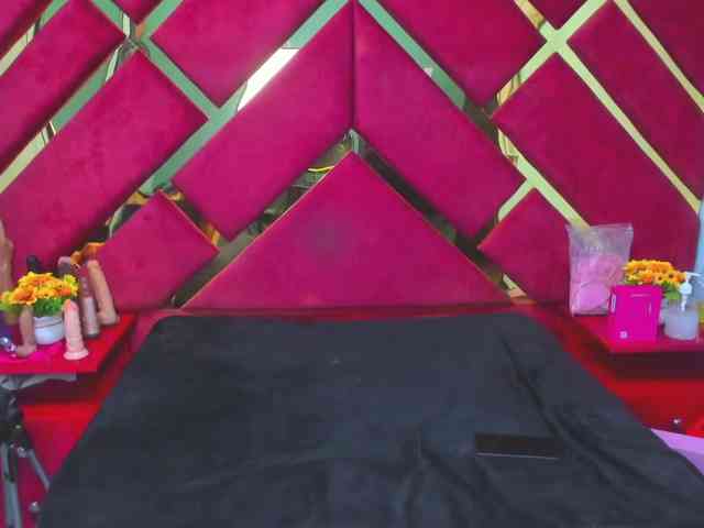 FreyjaNaugthy webcam