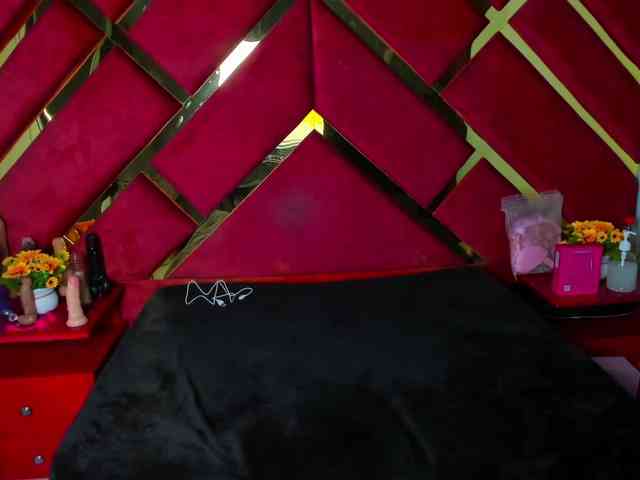 FreyjaNaugthy webcam