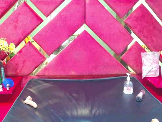 FreyjaNaugthy webcam