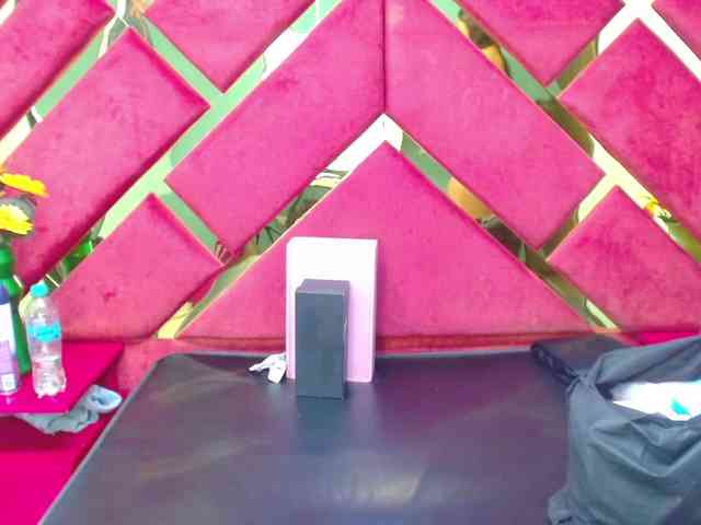 FreyjaNaugthy webcam