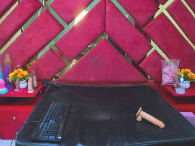 FreyjaNaugthy webcam