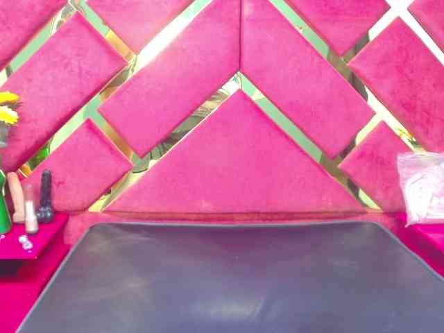 FreyjaNaugthy webcam