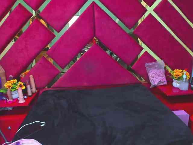 FreyjaNaugthy webcam