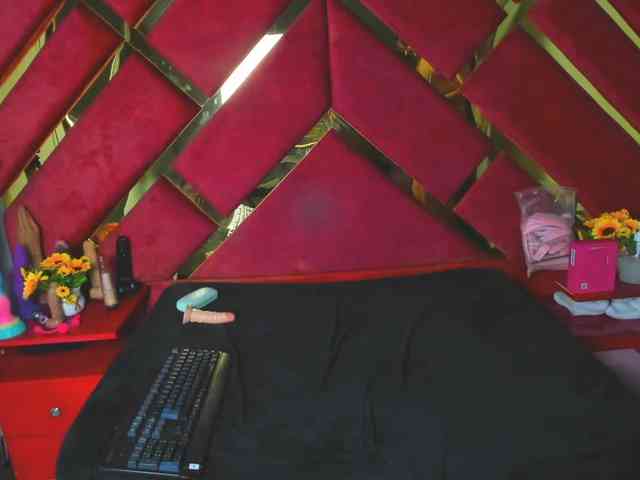 FreyjaNaugthy webcam