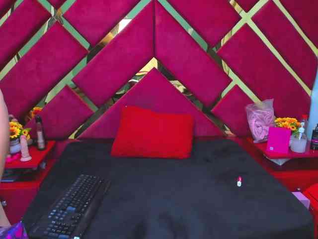 FreyjaNaugthy webcam