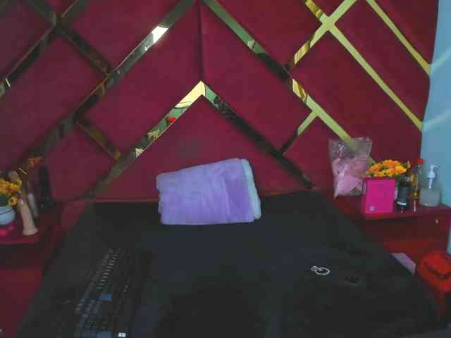 FreyjaNaugthy webcam