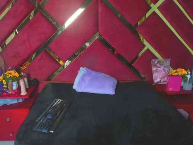 FreyjaNaugthy webcam