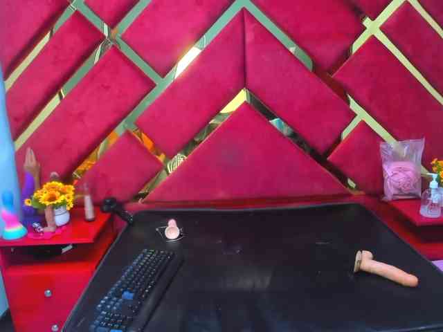 FreyjaNaugthy webcam