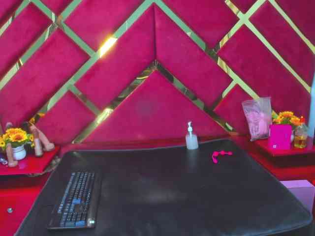 FreyjaNaugthy webcam