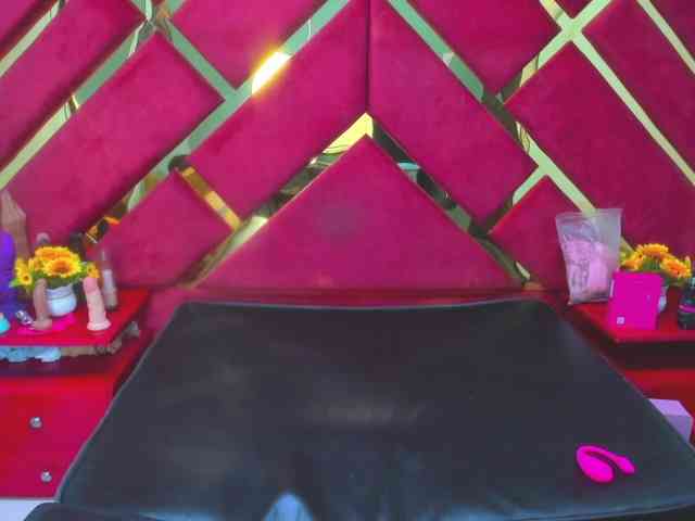 FreyjaNaugthy webcam