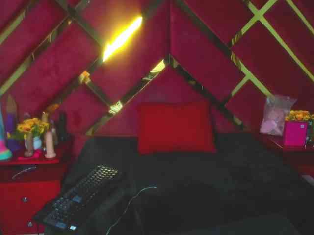 FreyjaNaugthy webcam