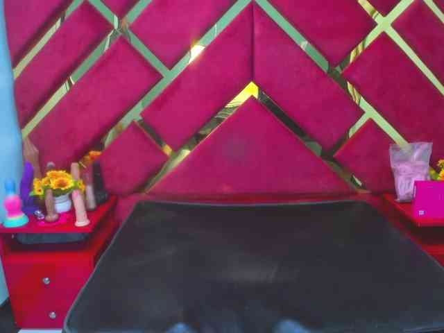 FreyjaNaugthy webcam