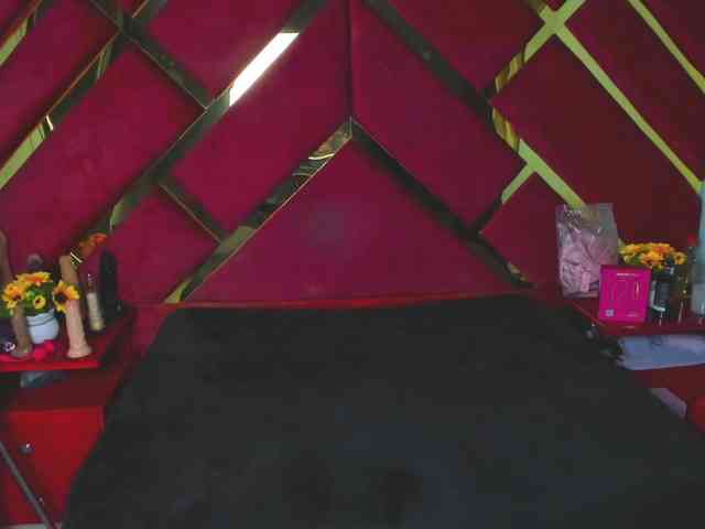 FreyjaNaugthy webcam