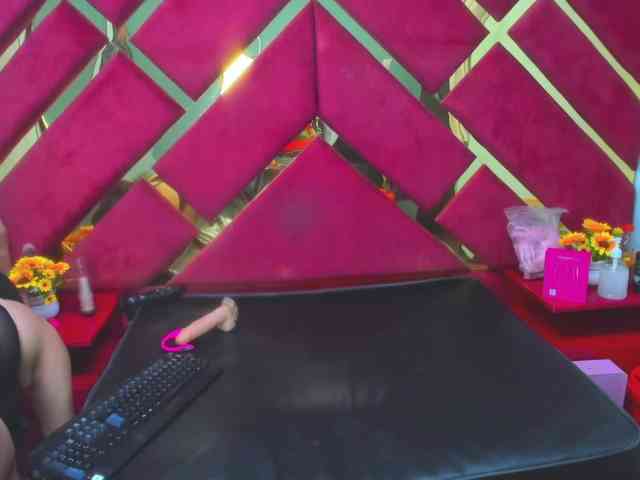 FreyjaNaugthy webcam