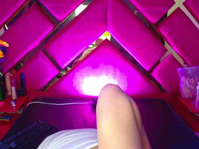 FreyjaNaugthy webcam