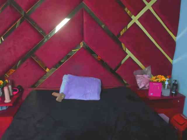 FreyjaNaugthy webcam