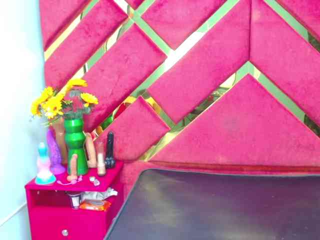 FreyjaNaugthy webcam