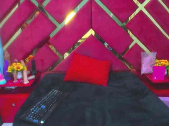 FreyjaNaugthy webcam