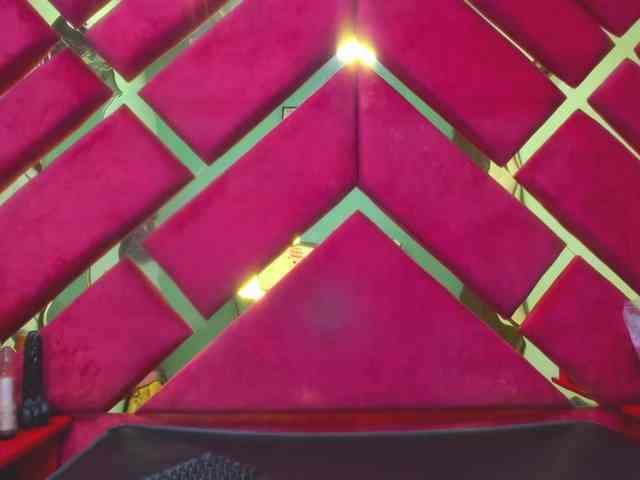 FreyjaNaugthy webcam