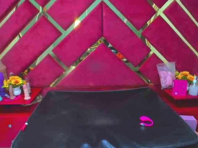 FreyjaNaugthy webcam