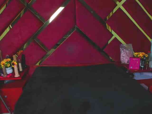 FreyjaNaugthy webcam