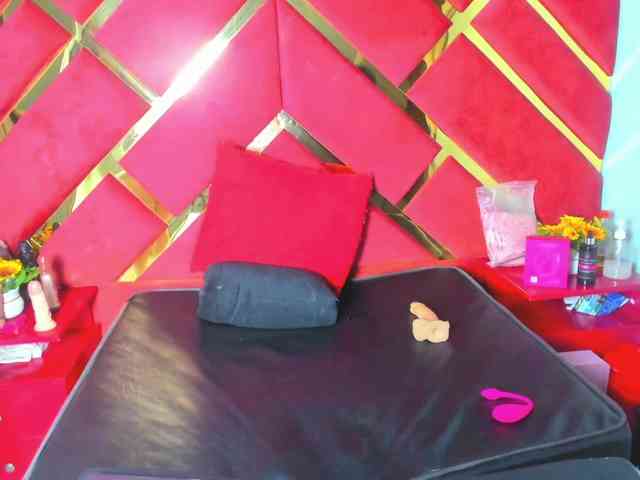 FreyjaNaugthy webcam