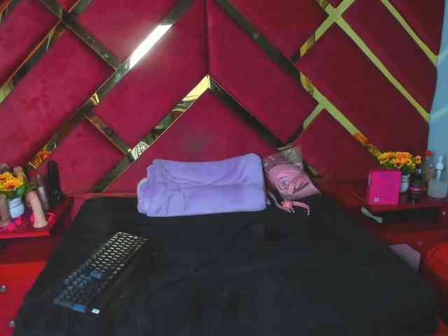 FreyjaNaugthy webcam