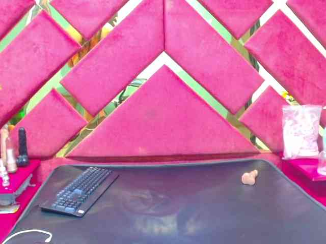 FreyjaNaugthy webcam