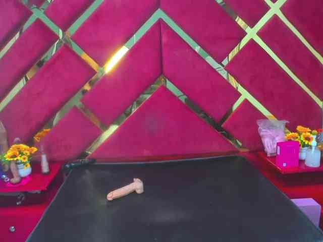 FreyjaNaugthy webcam