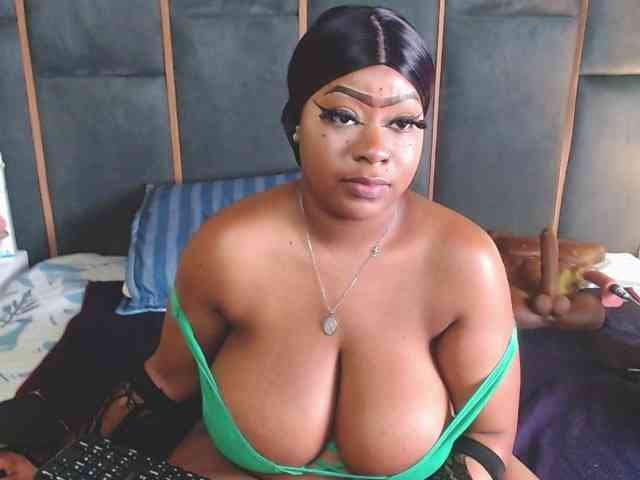 TrixieMar Live Webcam on BongaCams