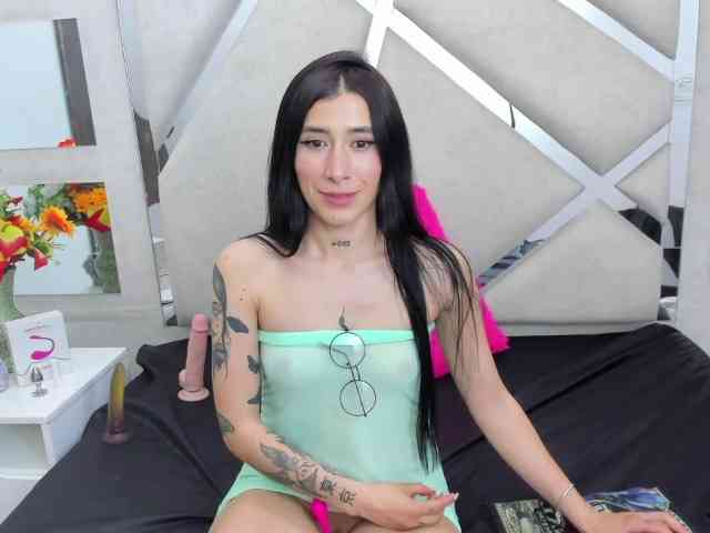 NairobiSkinny webcam