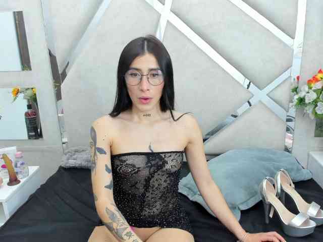 NairobiSkinny webcam