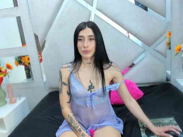 NairobiSkinny webcam