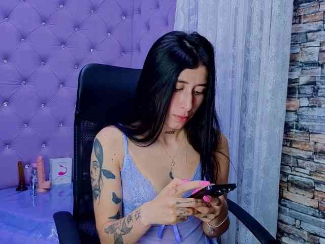 NairobiSkinny webcam