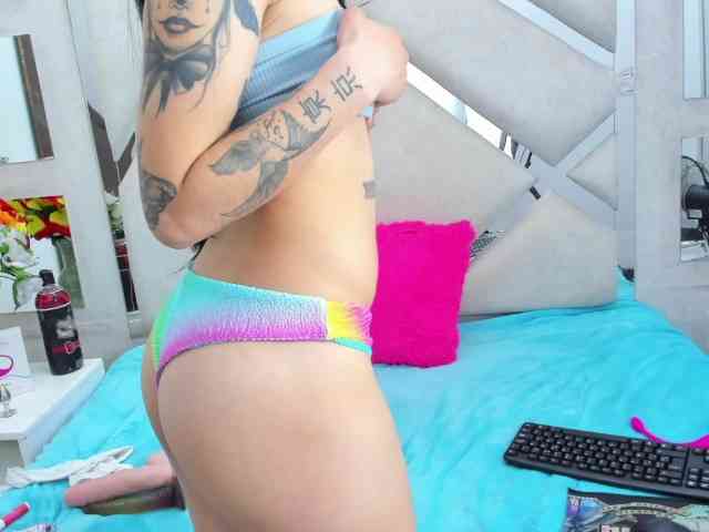 NairobiSkinny webcam