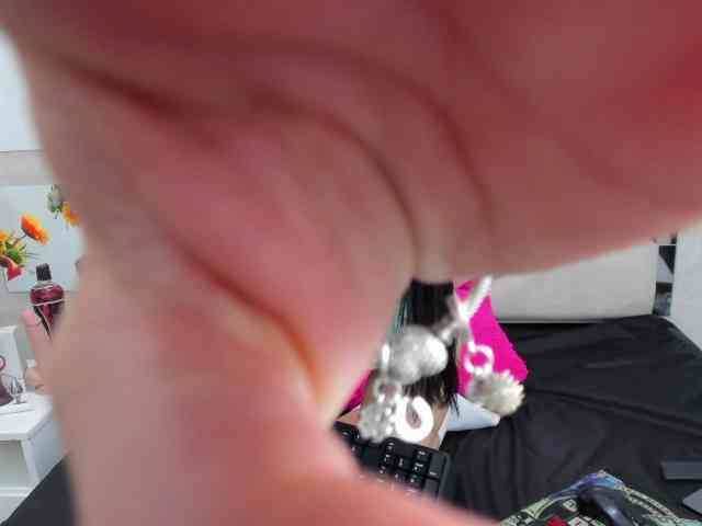 NairobiSkinny webcam