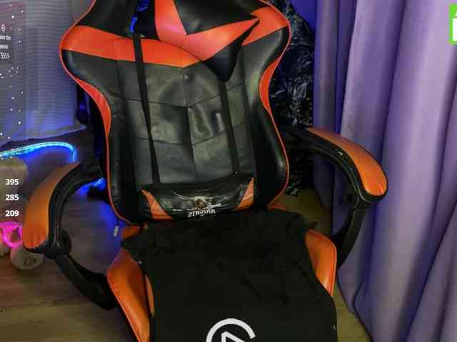 Natural-babe666 webcam