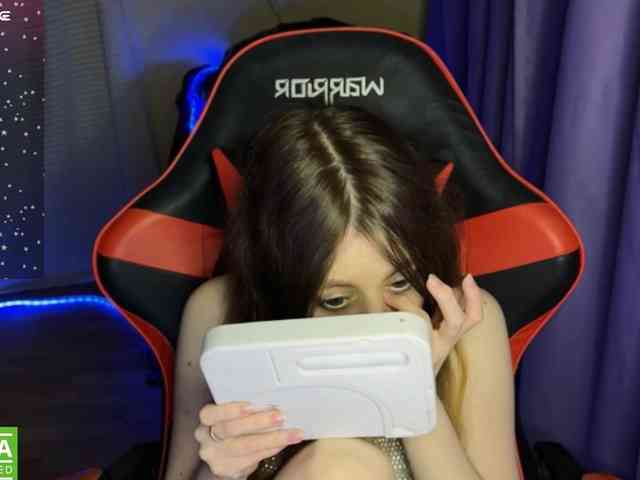 Natural-babe666 webcam